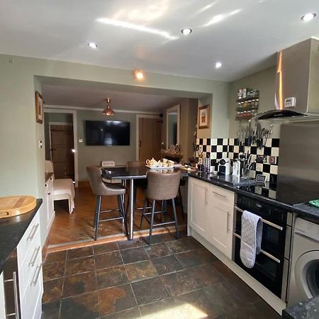 Outskirts Of Ulverston, Entire Cottage - Sleeps 4 Exterior foto