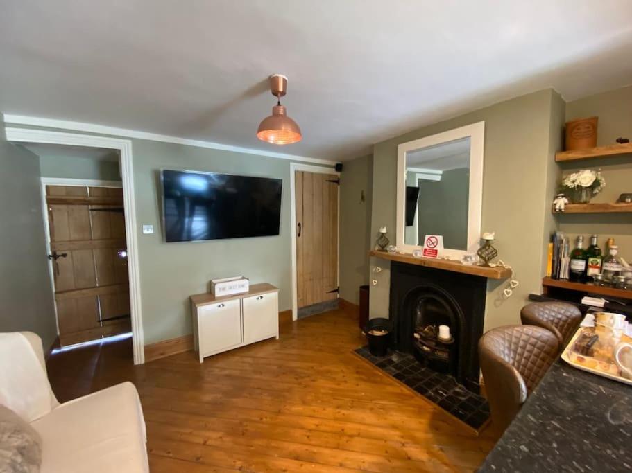 Outskirts Of Ulverston, Entire Cottage - Sleeps 4 Exterior foto